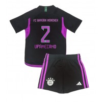 Camisa de time de futebol Bayern Munich Dayot Upamecano #2 Replicas 2º Equipamento Infantil 2023-24 Manga Curta (+ Calças curtas)